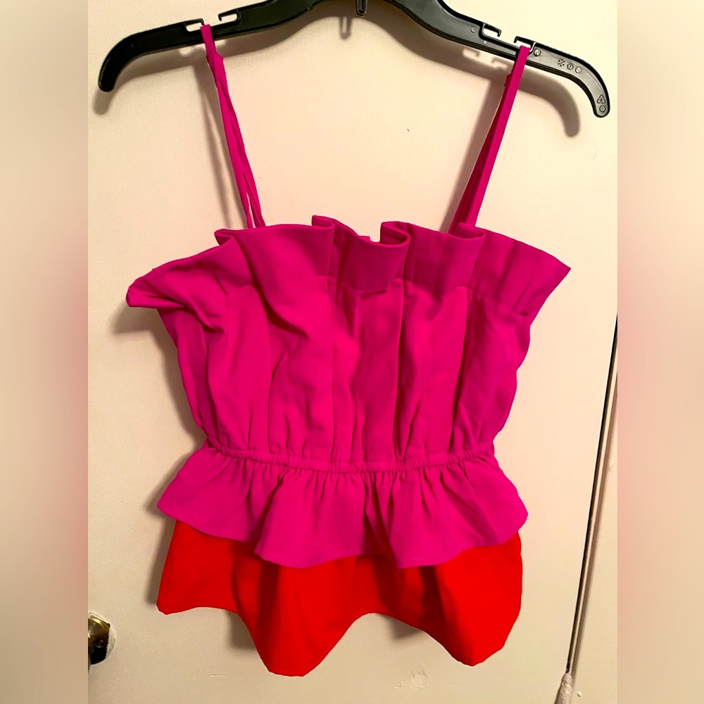 NWT TCEC COLOR BLOCK TIERED LAYER PEPLUM MAGENTA AND VIBRANT RED RUFFLED TOP
